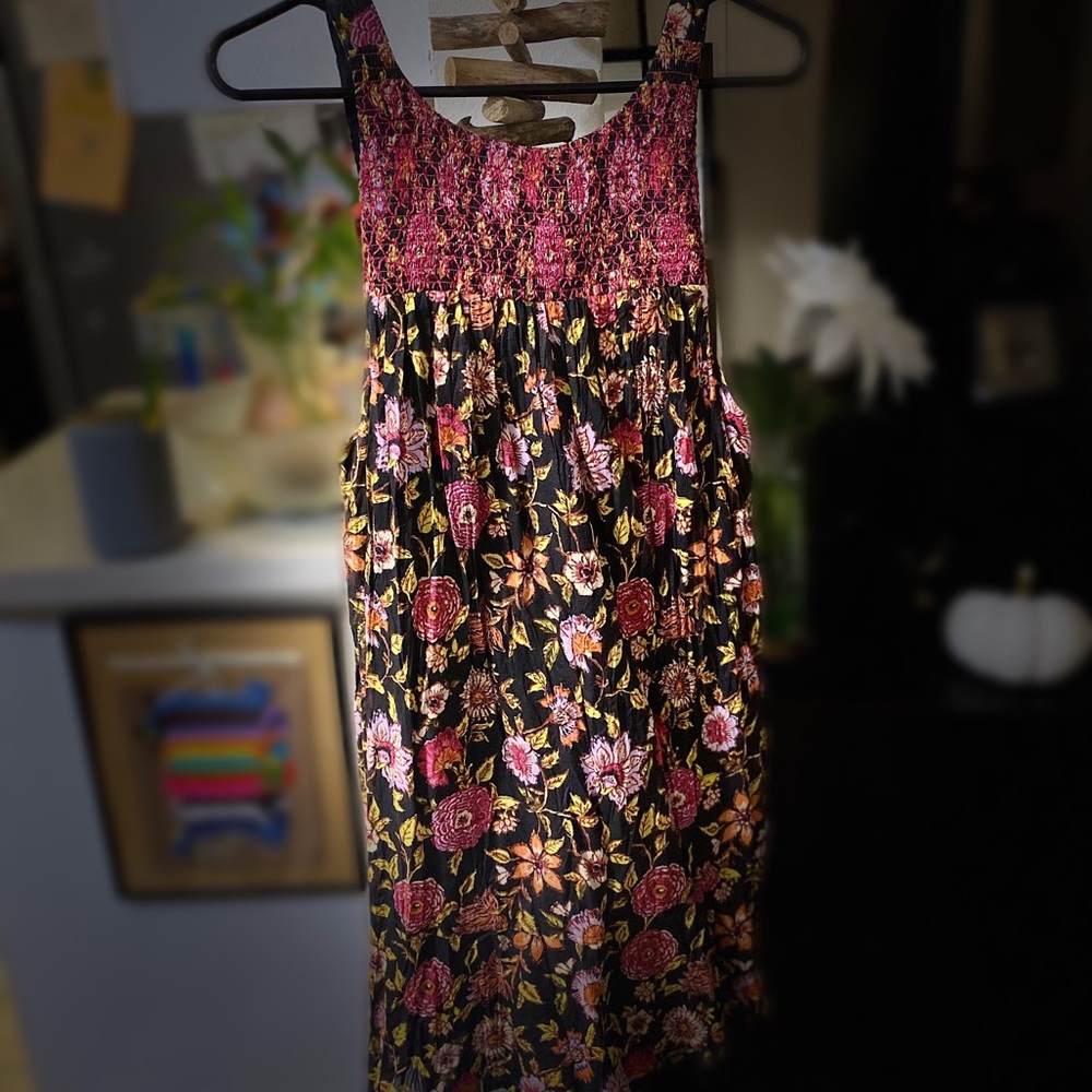 Offers are Welcomed! Free People dress- floral, flowy dress size xs. - Picture 2 of 10